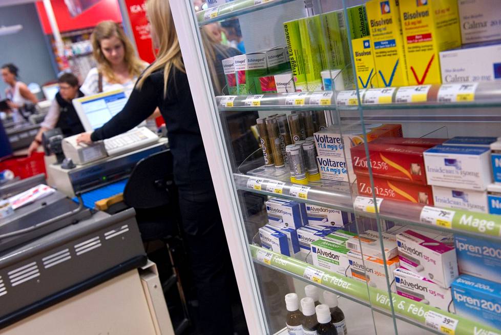 Apteekkialan sääntelyä alettiin purkaa Ruotsissa vuonna 2009. Ilman reseptiä saatavia itsehoitolääkkeitä voi nykyään myydä kaupoissa, kioskeissa ja huoltoasemilla.