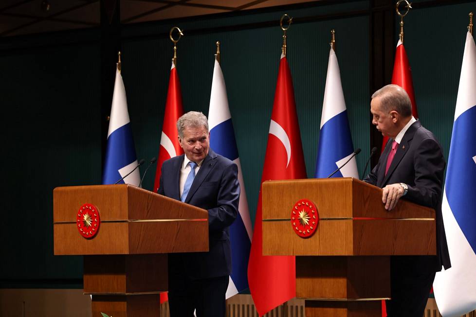 Presidentti Erdoğan ilmoitti, että Turkki aloittaa Suomen Nato-jäsenyyden ratifioinnin parlamentissaan.