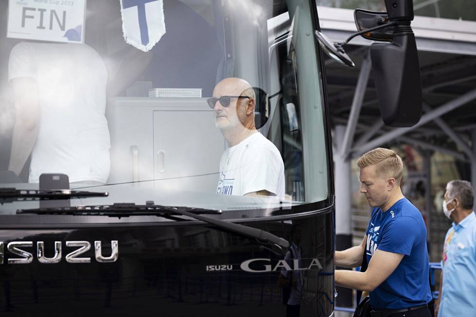 Finnish national team sports director Henrik Dettmann and head coach Lassi Tuovi on their way from training to the hotel.