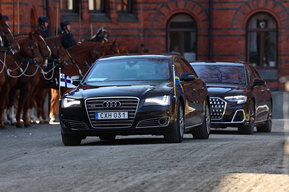 President Alexander Stubb arrived on a state visit by car.