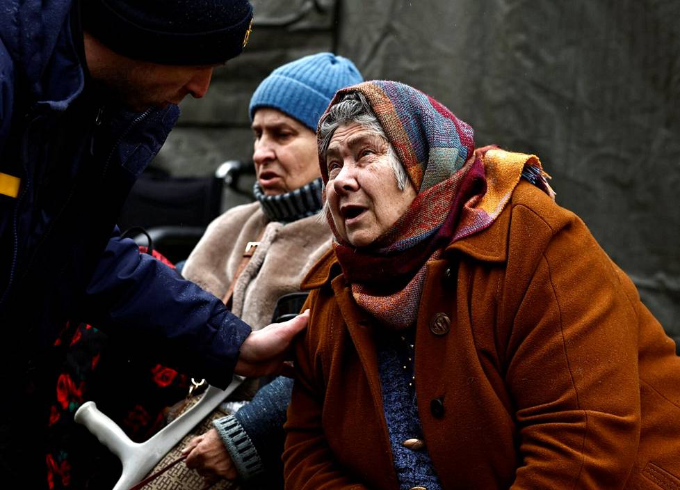 73-vuotias Tamara pelastettiin Irpinistä Kiovaan.