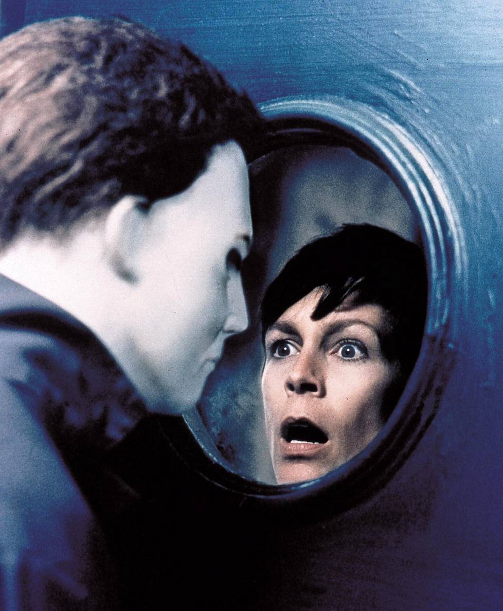 Halloween H20 -elokuvassa Laurie Strode (Jamie Lee Curtis) kohtaa Michael Myersin 20 vuoden jälkeen. Myös itse elokuva julkaistiin Yhdysvalloissa 20 vuoden päästä John Carpenterin ja Debra Hillin klassikosta.