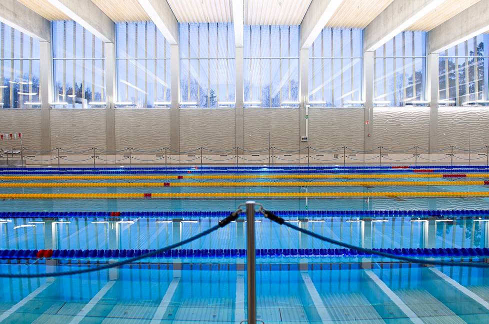 The Matinkylä swimming pool has a lot of natural light.  According to Ari Jaakkola, attention has also been paid to the acoustics of the hall.