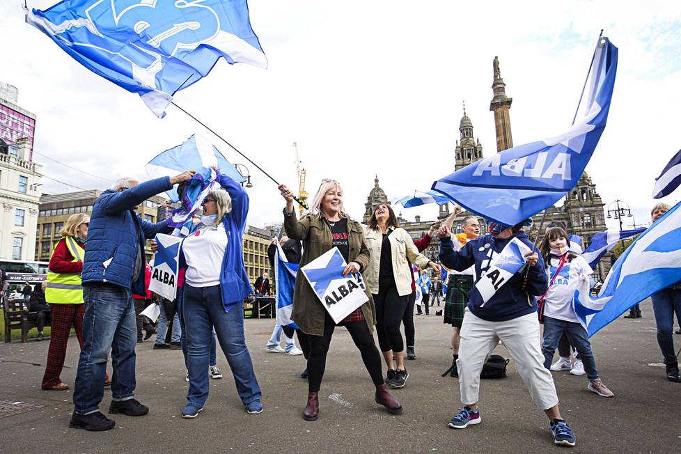 Skotlannin itsenäisyyden kannattajat järjestivät mielenosoitusmarssin Glasgow’ssa vappupäivänä 1. toukokuuta.