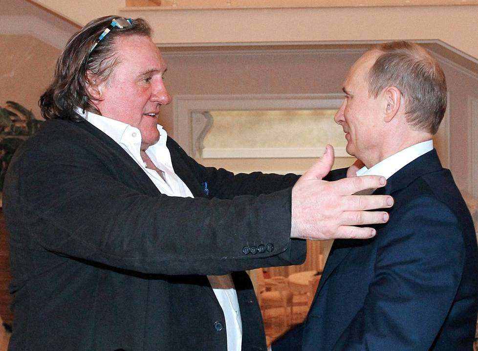 Käsitystä venäläisestä elokuvakulttuurista lännessä ovat viime vuosina hallinneet kuvat, joissa presidentti Vladimir Putin on poseerannut filmitähtien rinnalla. Vasemmalla ranskalaisnäyttelijä Gérard Depardieu. Kuva on vuodelta 2013.