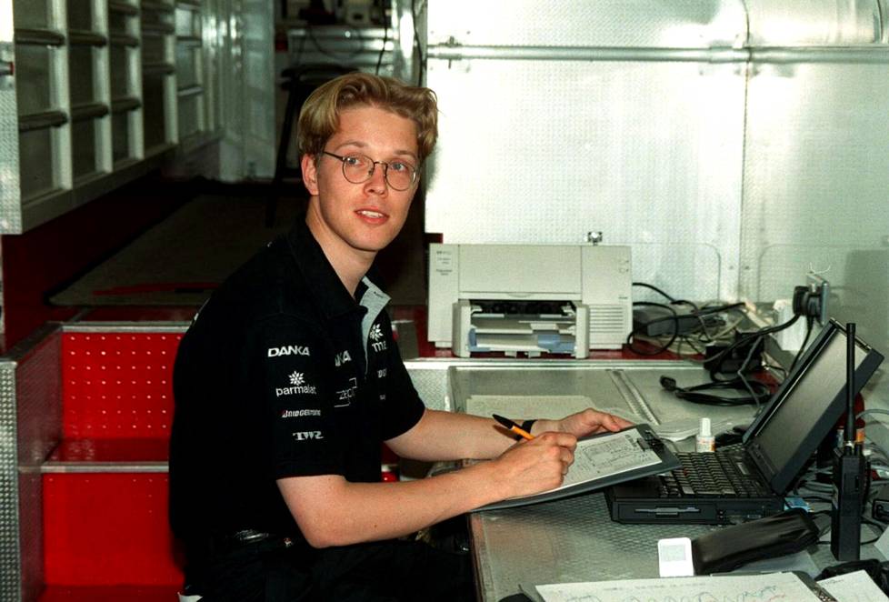 Ossi Oikarinen oli vuonna 1998 Arrowsin datainsinööri.