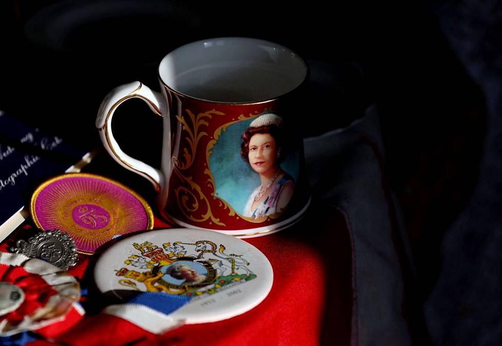 Large quantities of souvenirs such as tea cups have already been made in honor of the Queen's platinum festival.
