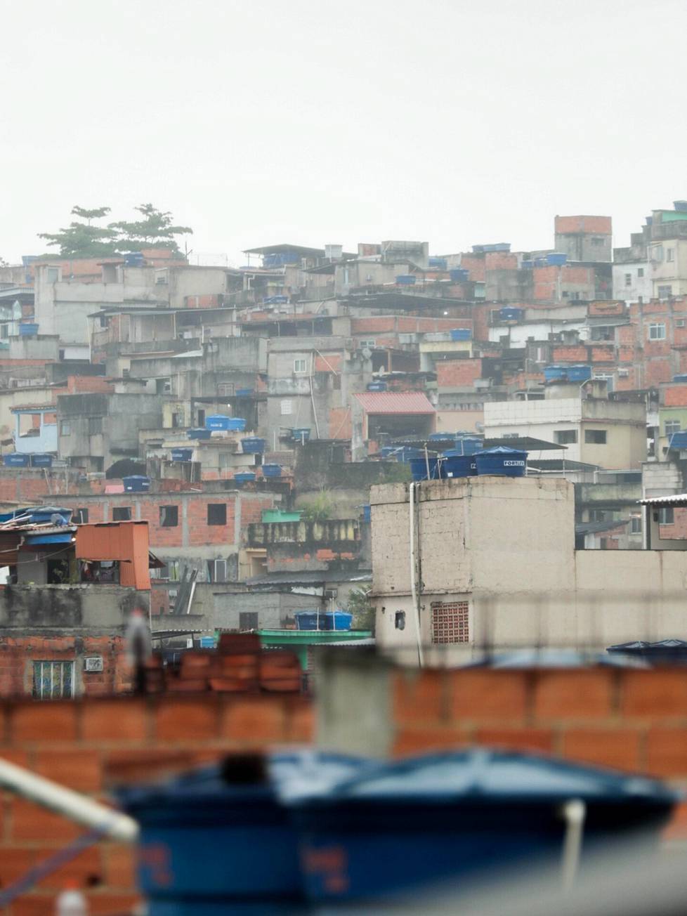 Jacarezinhon favela todisti Rio de Janeiron historian verisintä poliisiratsiaa.
