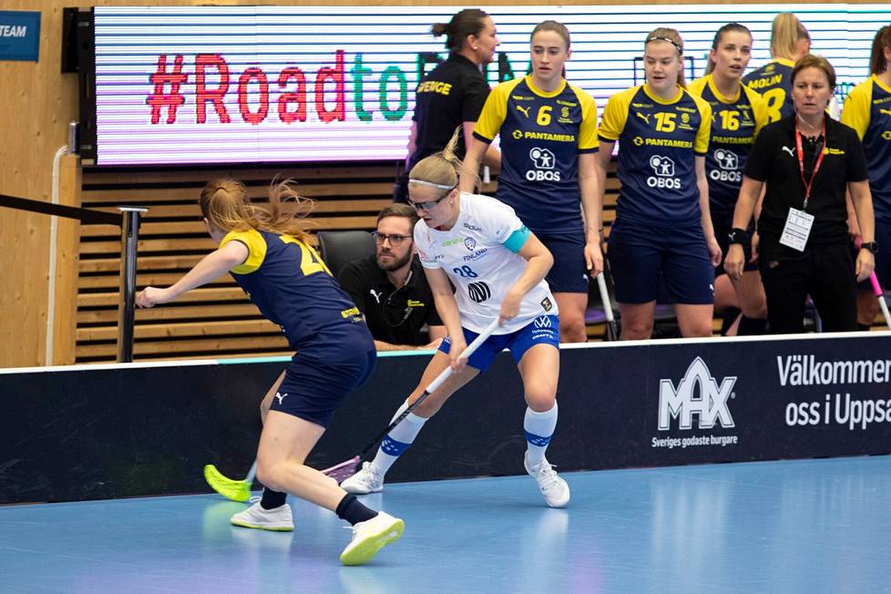 The entire Swedish team excitedly followed the skills of the world's best female player Veera Kauppi in last December's World Cup final.