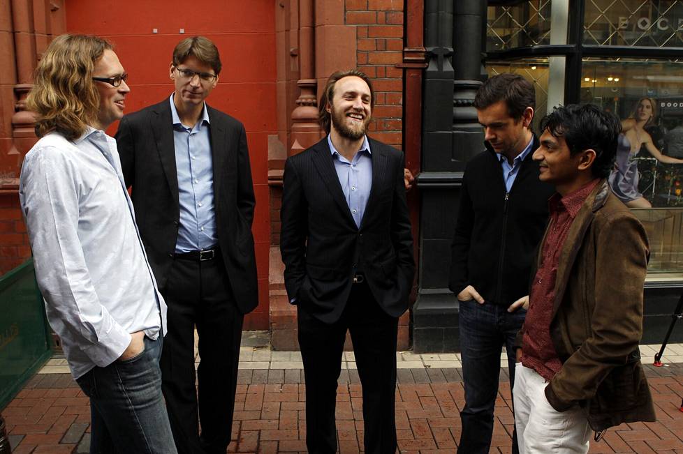 Jack Dorsey (kuvassa neljäs vasemmalta) Dublinissa vuonna 2010. Kuvassa lisäksi Bebon perustaja Michael Birch (vas.), Skypen perustajiin kuuluva Niklas Zennstrom, Youtuben perustajiin kuuluva Chad Hurley ja Directin johtaja Divyank Turakhia.