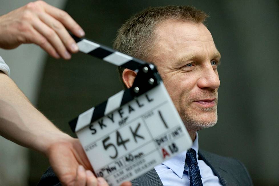 Näyttelijä Daniel Craig esitti James Bondia 15 vuoden jakson. Kuvassa Craig on tekemässä Bond-elokuvaa Skyfall, joka valmistui vuonna 2012.