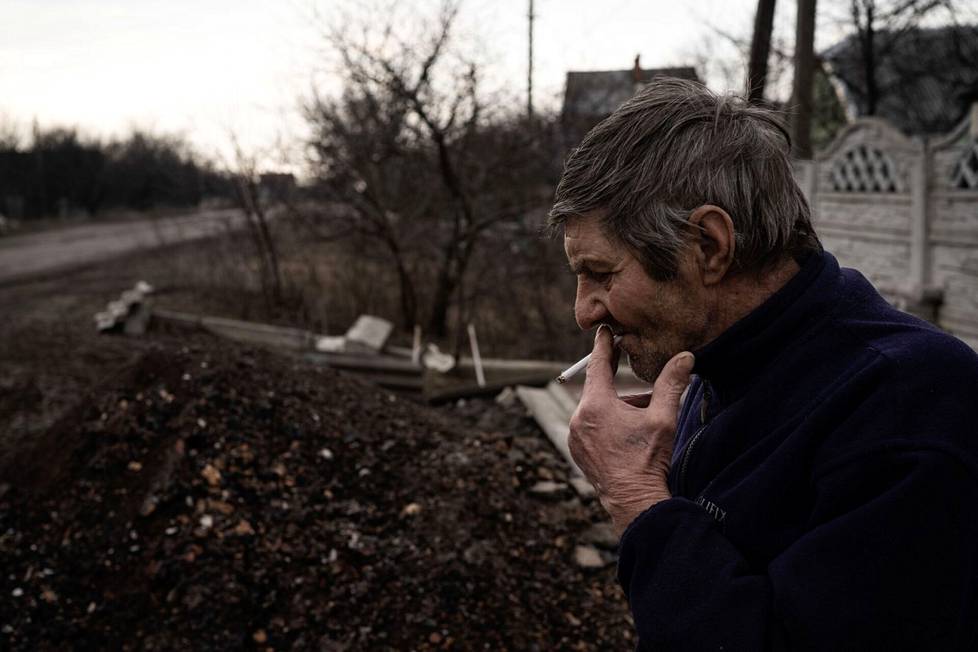 “Russia is behind this war.  Life here is hard;  there is no money, no work or no freedom, ”says Valentin Ivanovich.