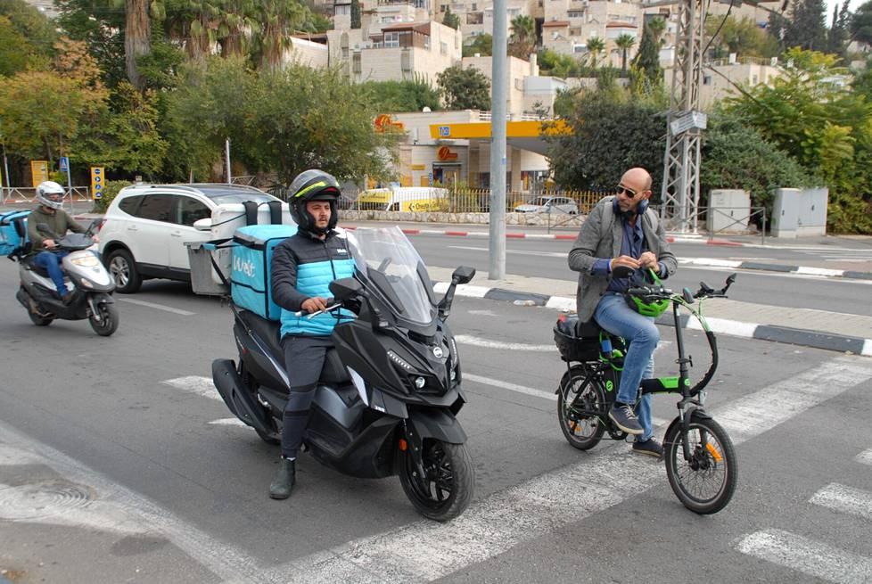 Yacid Golani on yksi Woltin sadoista kuljettajista, jotka aloittivat syksyllä Jerusalemissa. 