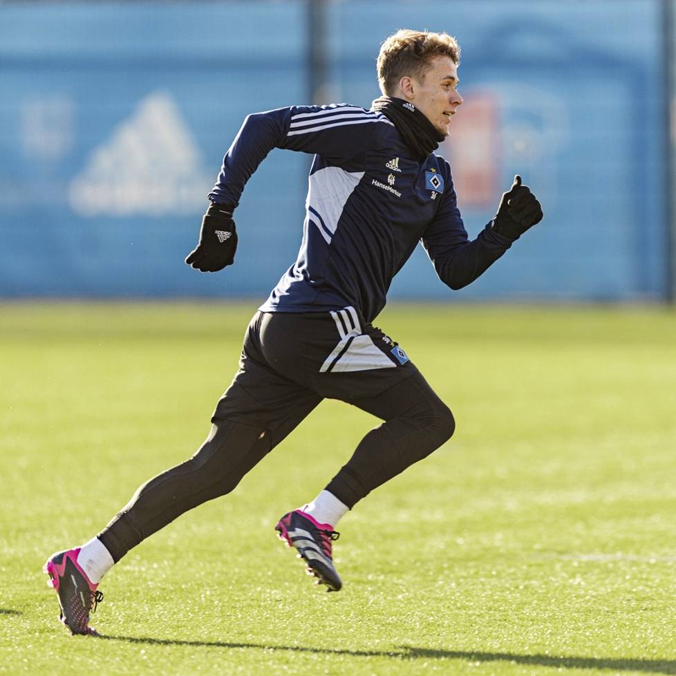 Suomalaisen jalkapallon suuri lahjakkuus Anssi Suhonen, 22, tavoittelee lopullista läpimurtoa Saksassa ja haaveilee pelaamisesta Bundesliigassa.