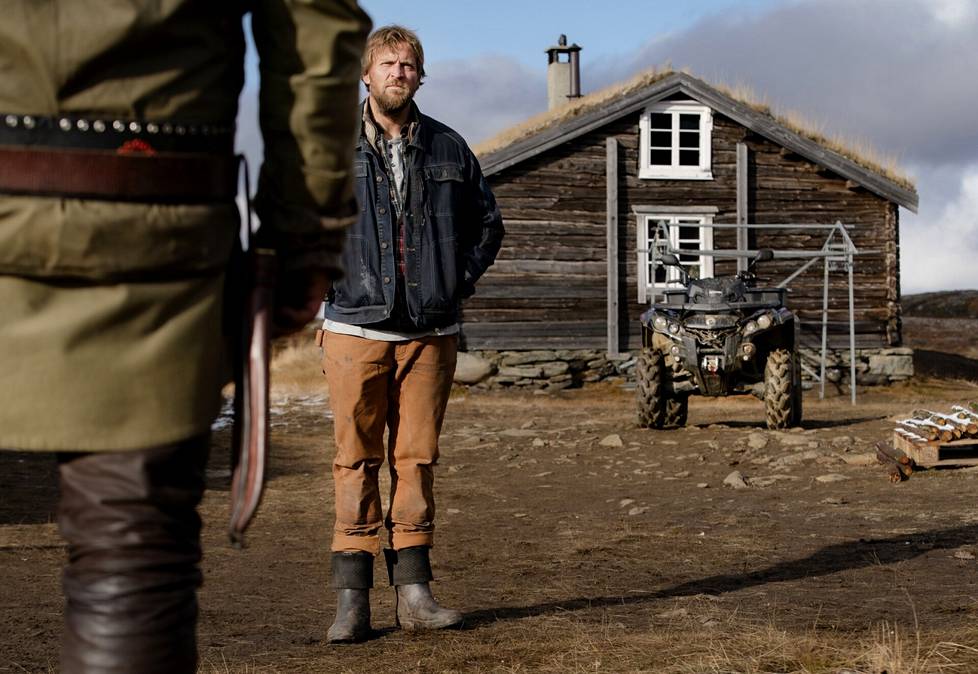 Karuun Pohjois-Norjaan sijoittuvassa Welcome to Utmark -sarjassa Finn (Tobias Santelmann, oik.) ja Bilzi (Stig Henrik Hoff) käyvät sotaa omistusoikeudesta.