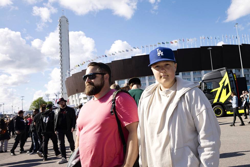 Veikko Vainio had come to the gig from Lieto with his son Mio.  He says that he listens to Metallica occasionally and a little less than his son, but the expectations for the evening's concert were relatively high.  