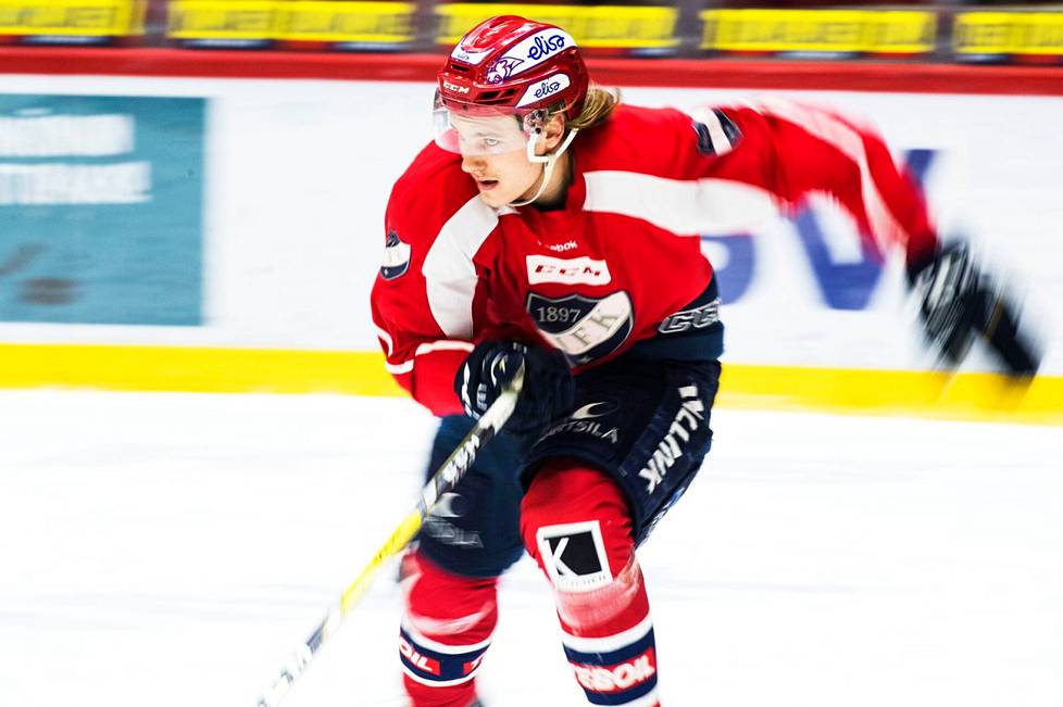Roope Hintz pelasi HIFK:ssa kaudet 2015–2017 ennen siirtymistään NHL-liigaan. 