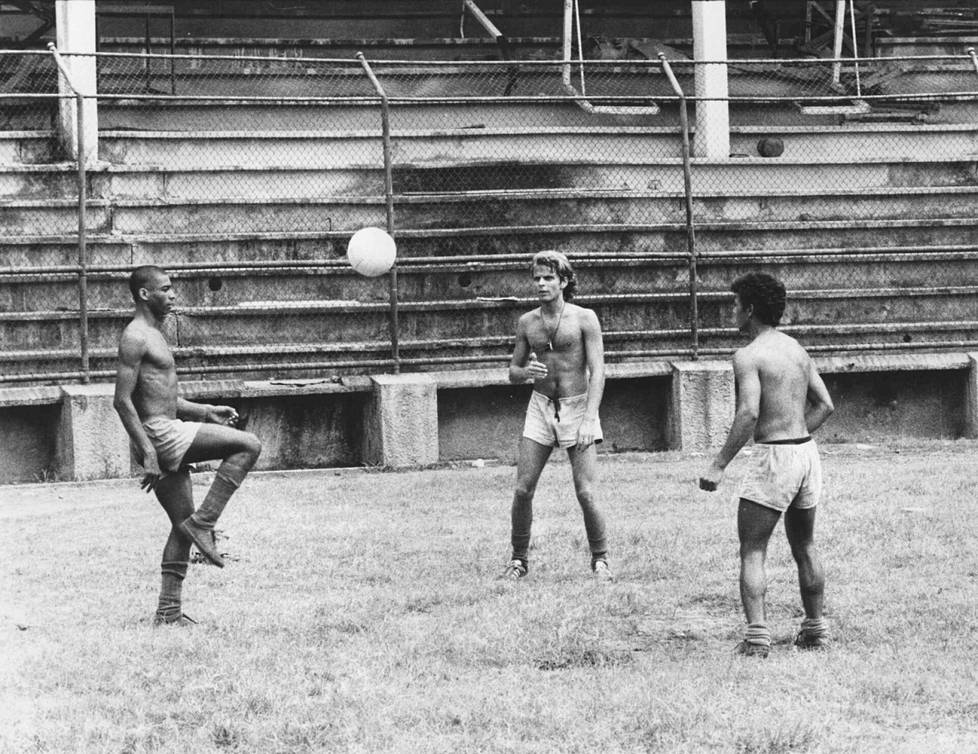 Brasiliassa vuonna 1975 stipendiaattina ollessaan Thomas Zilliacus kävi Fluminensen nuorisoakatemian harjoituksissa Rio de Janeirossa. 