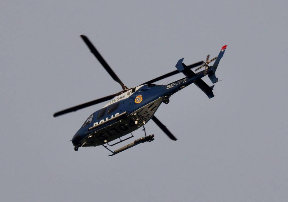 A police helicopter observed the events from the sky.
