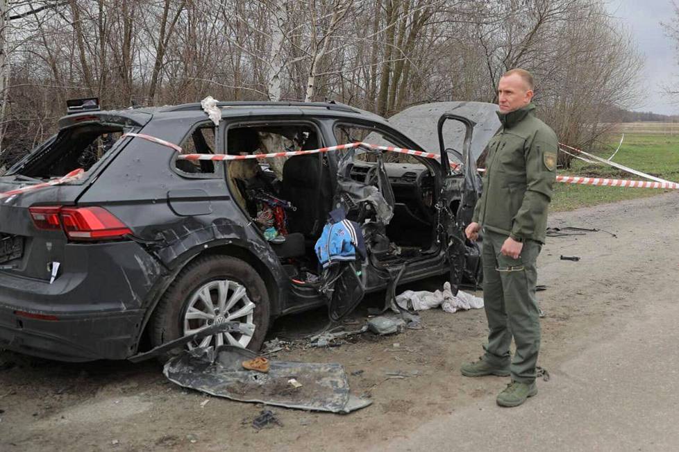 Venäläissotilaat tappoivat viisihenkisen perheen henkilöautoon Havronštšynan kylässä  Kiovan alueella 13. maaliskuuta.