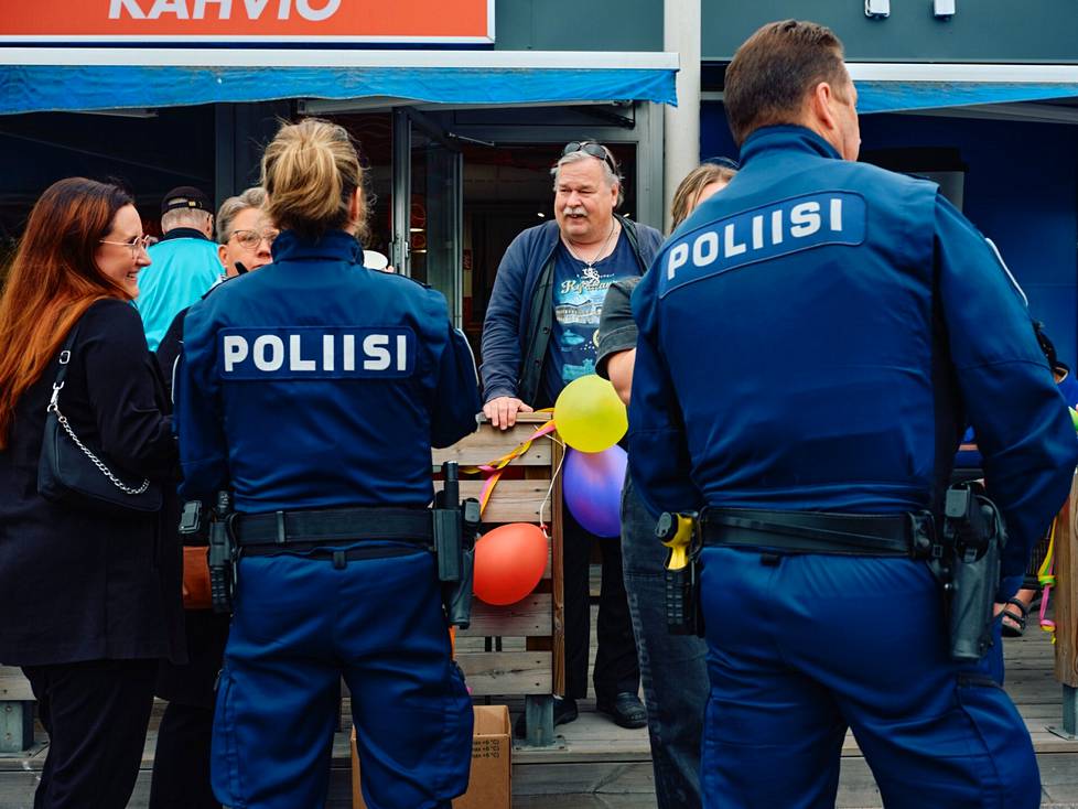 The police raided Teboil dealer Petteri Kärje's homecoming.