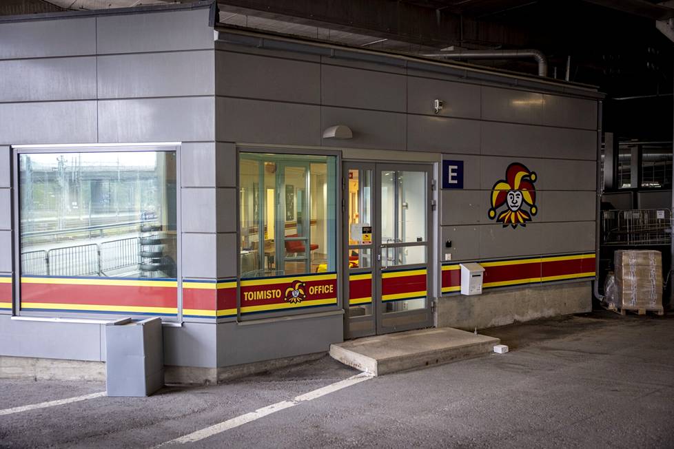 The Jokerit ice hockey club has its office next to the arena.