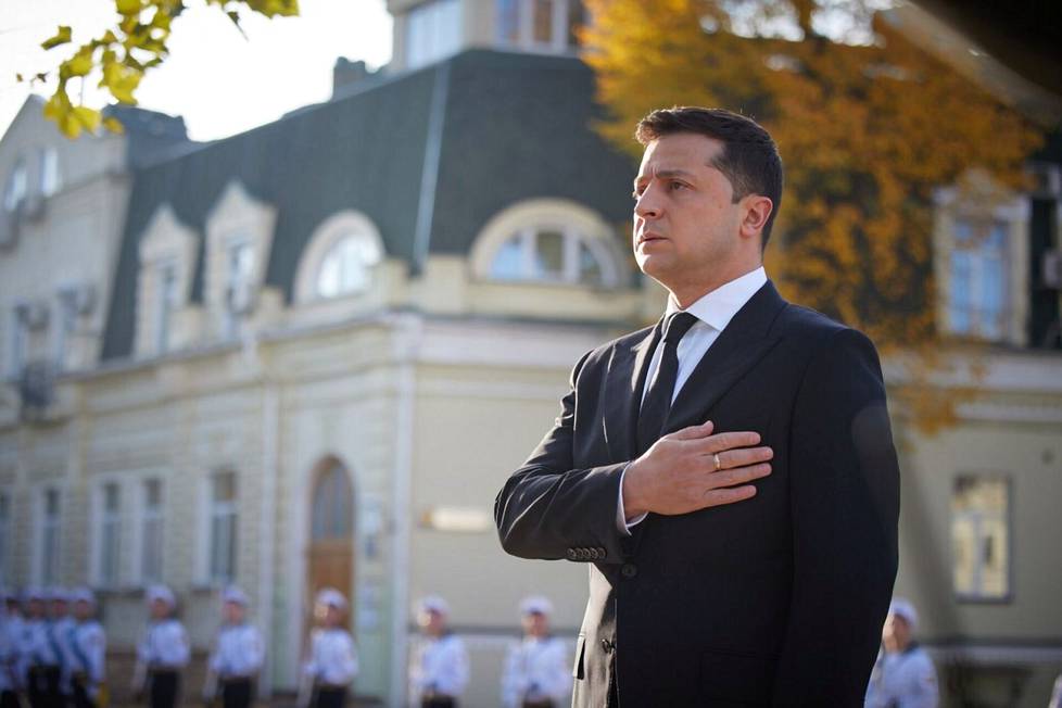 Volodymyr Zelenskyi osallistui sotien ukrainalaisuhrien muistotilaisuuteen Kiovassa lokakuussa 2021.