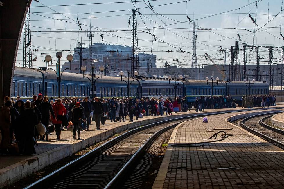 People were evacuated west from Mariupol after the Russian invasion. Photo from Lviv railway station on March 24.