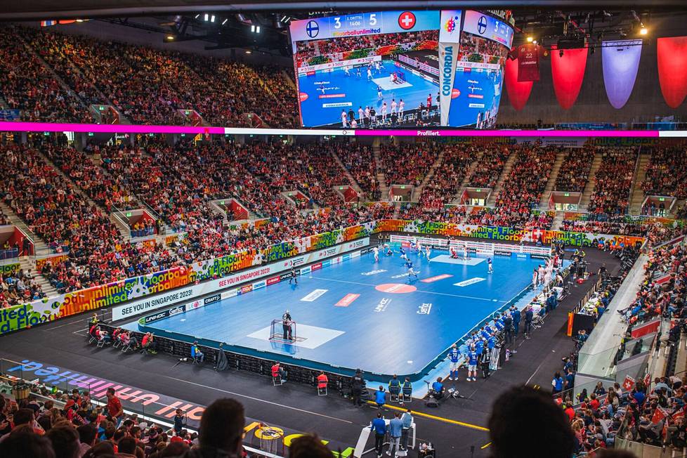 Floorball World Championships have been played in Europe's most beautiful arenas for a long time.  The stage for the World Cup in Switzerland is 12,000 spectators in the brand new multi-purpose arena in Zurich. 