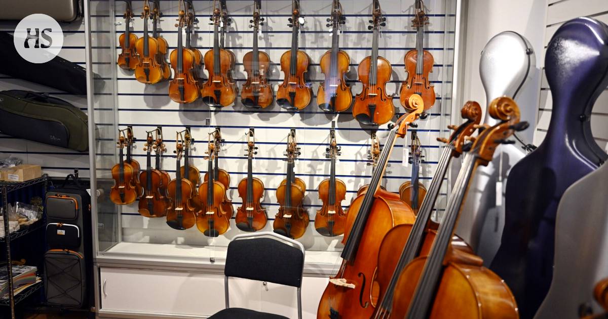 Musical instrument sales surged due to the pandemic, but stores have since vanished from the streets.