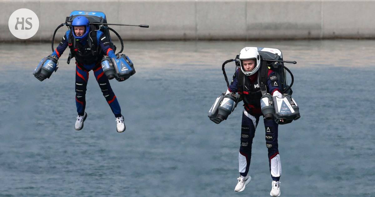 Participants in Historic Dubai Competitions Competed in Flight Suits on Water