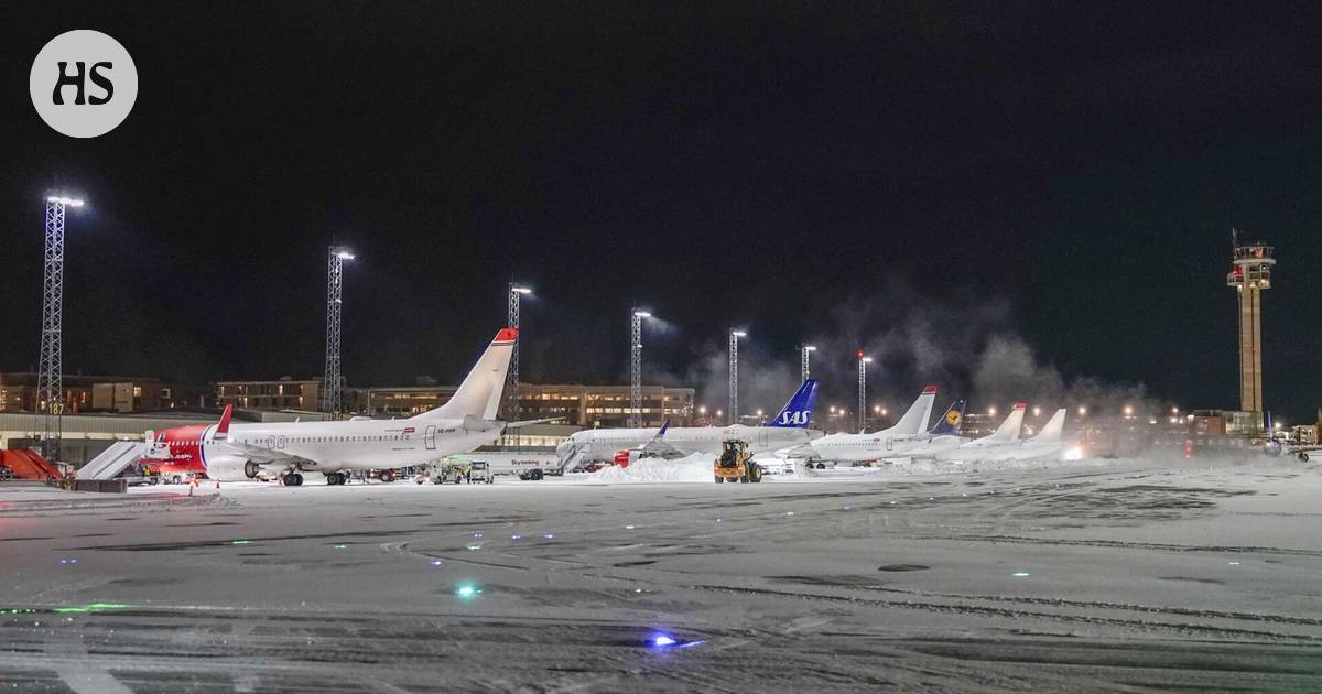Severe weather forces closure of Oslo Airport