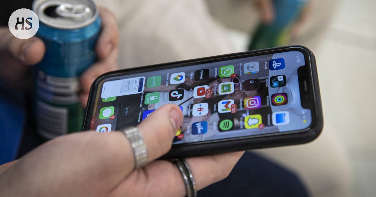 Una nuova legge vieta ai produttori di smartphone di limitare le riparazioni: “Oggi i dispositivi di oggi sono tutti incollati”