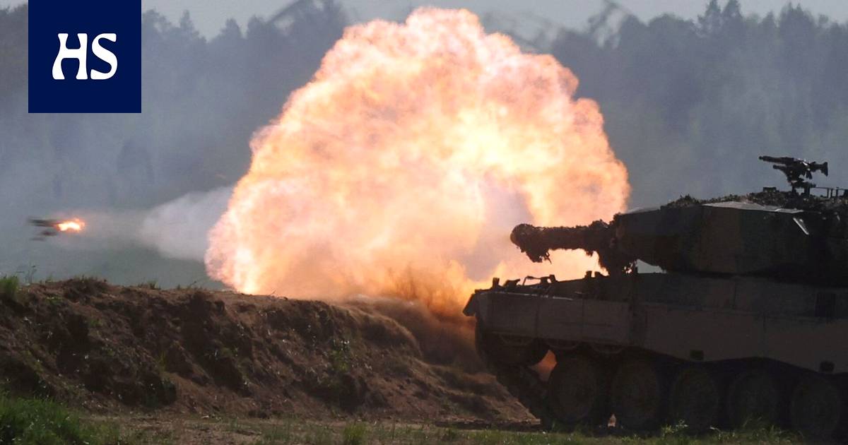Der Spiegel: Germany sends Leopard battle tanks to Ukraine