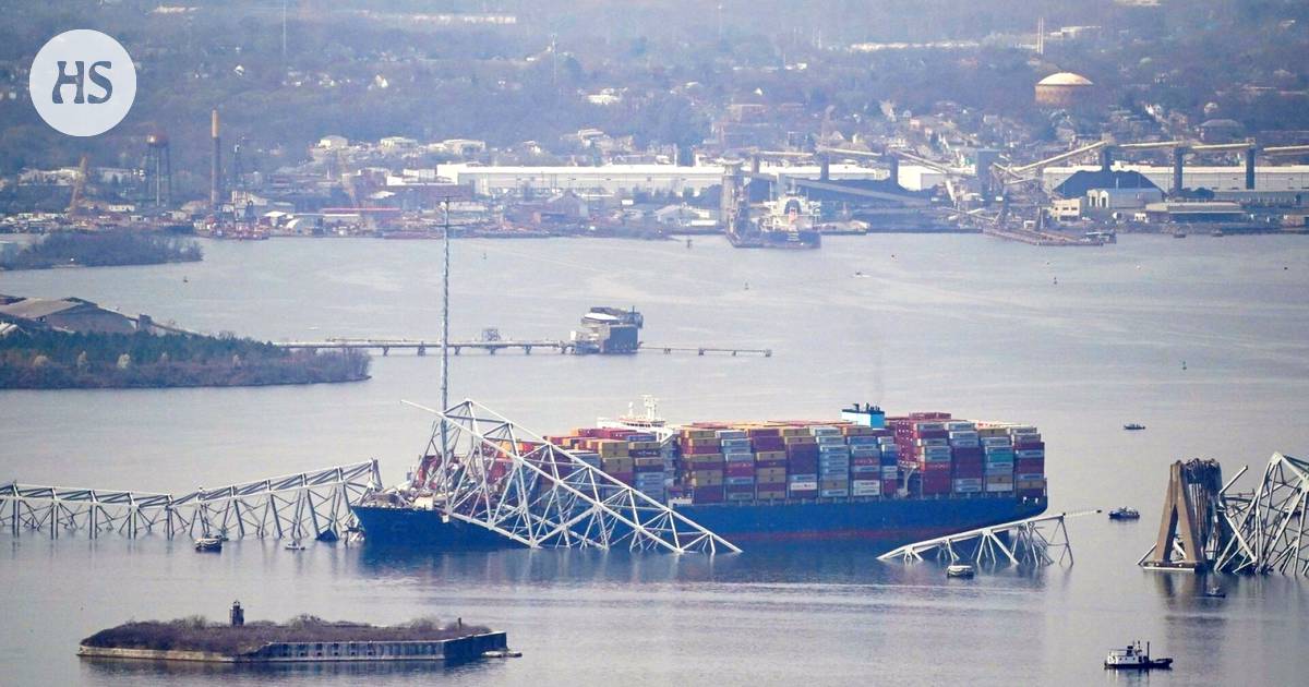 Cargo ship causes major accident on Baltimore bridge with explosive impact