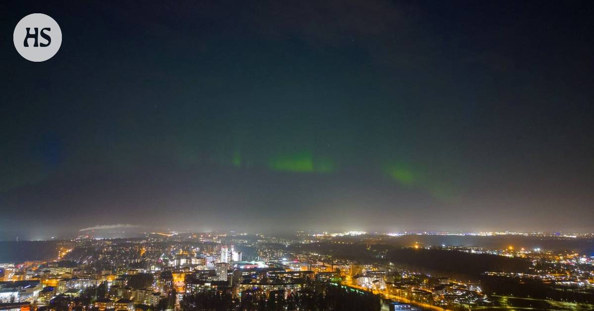 Petri Äikiä sai napattua harvinaisen valokuvan – Tältä näyttävät revontulet  Helsingin taivaalla - Helsinki 