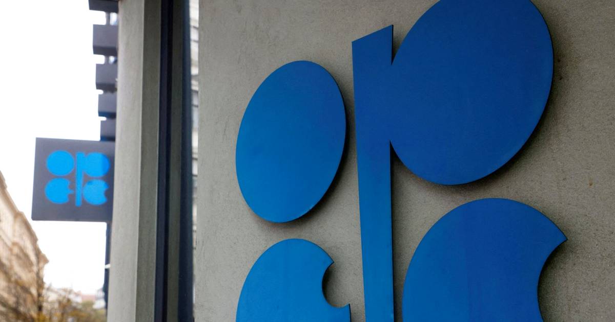 Opec+ chooses to continue limiting oil production