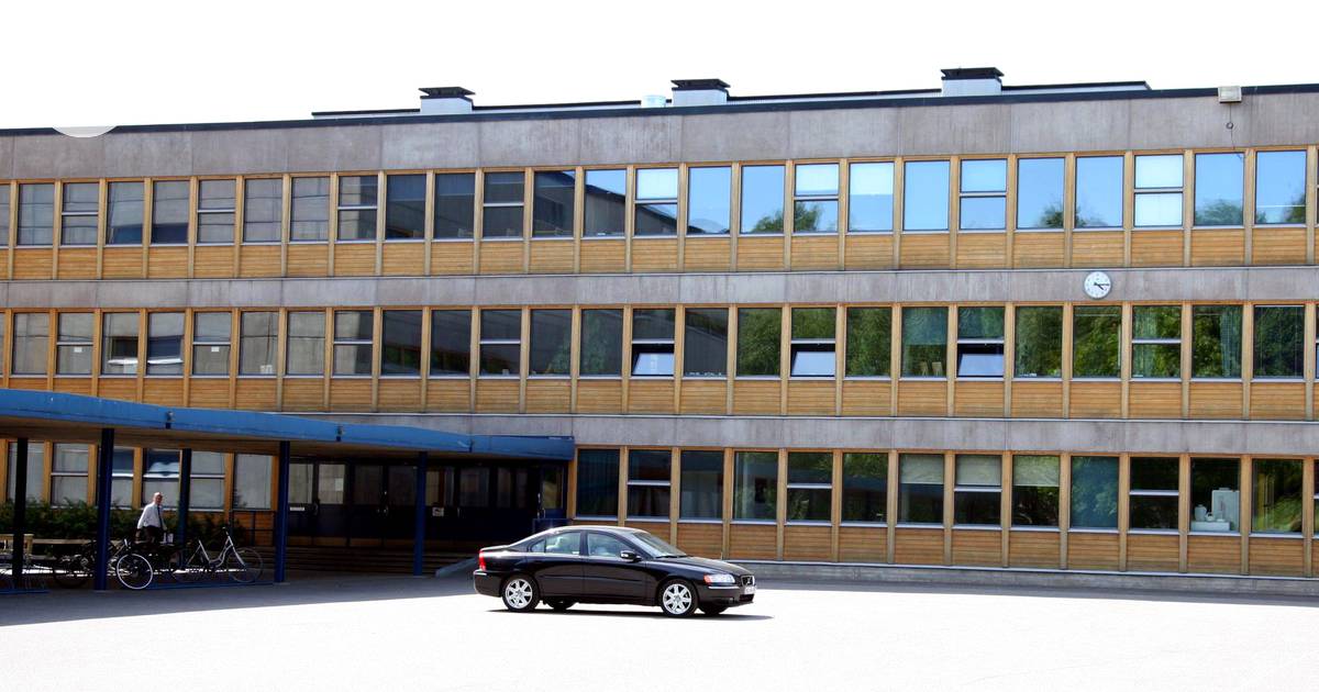 Helsingin Suomalaiseen Yhteiskouluun vaadittiin vähintään 9,69:n keskiarvo.  - Kaupunki 