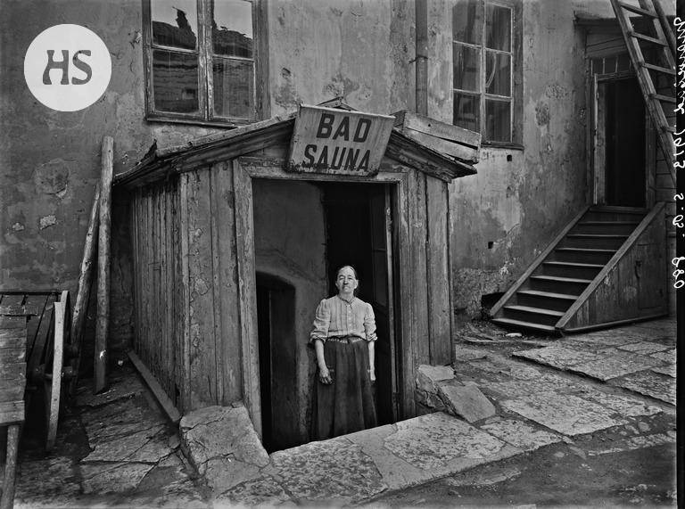 Yleiset saunat ehtivät melkein kadota – vanhat kuvat kertovat julkisen  kylpemisen kultakaudesta Helsingissä - Kaupunki 
