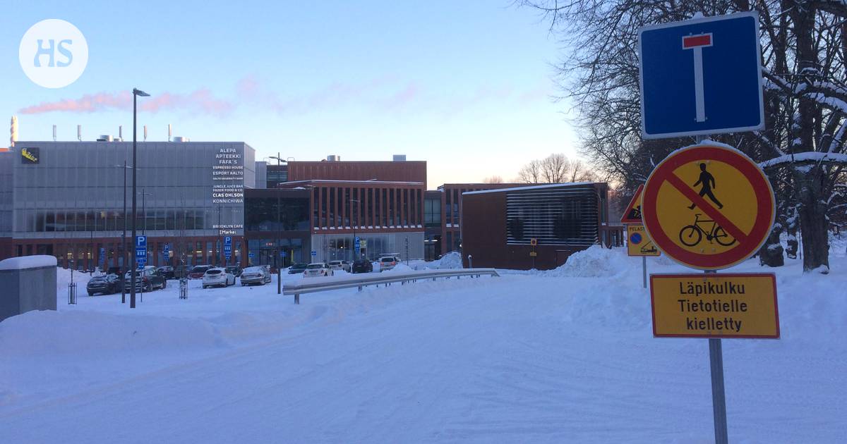 Kukaan ei tiedä, miten tämä liikennemerkki päätyi Otaniemeen - Espoo 