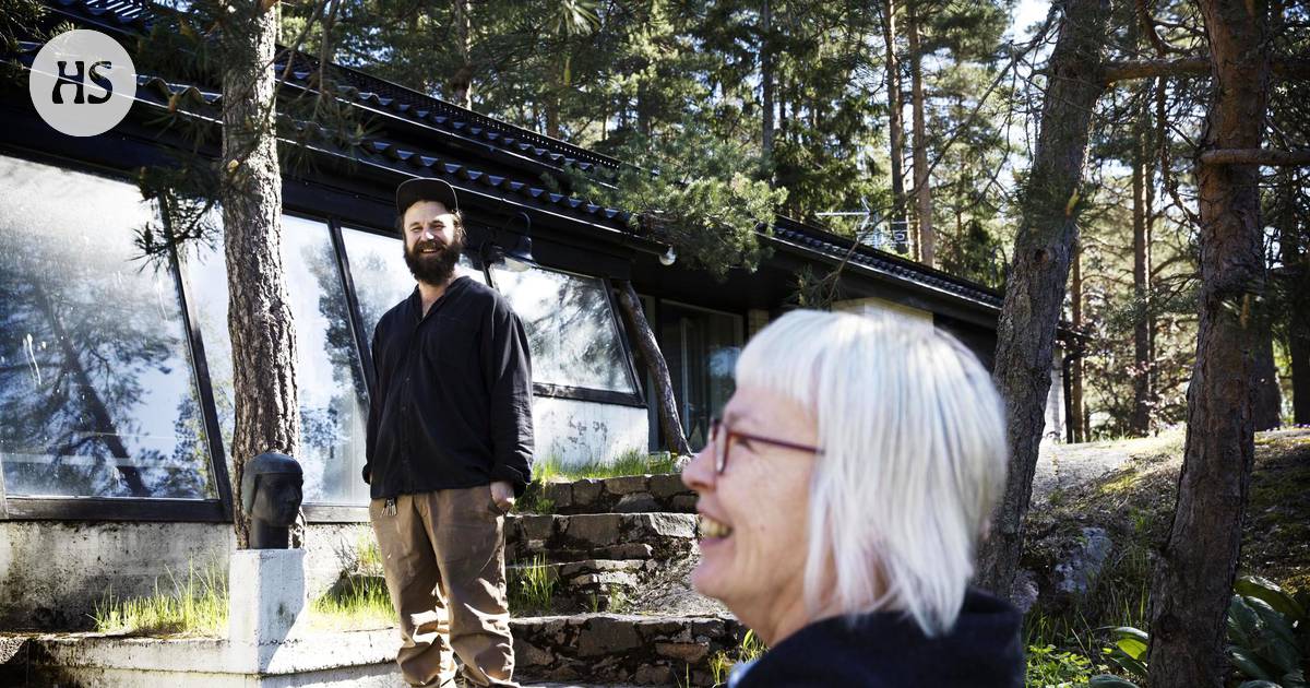 Kiviselle tontille nousi 1960-luvulla persoonallinen omakotitalo, jota  remontoitiin yli 40 vuoden ajan: ”Hemmetti, isä jätti tässä aikamoisen  huolen meille” - Espoo 