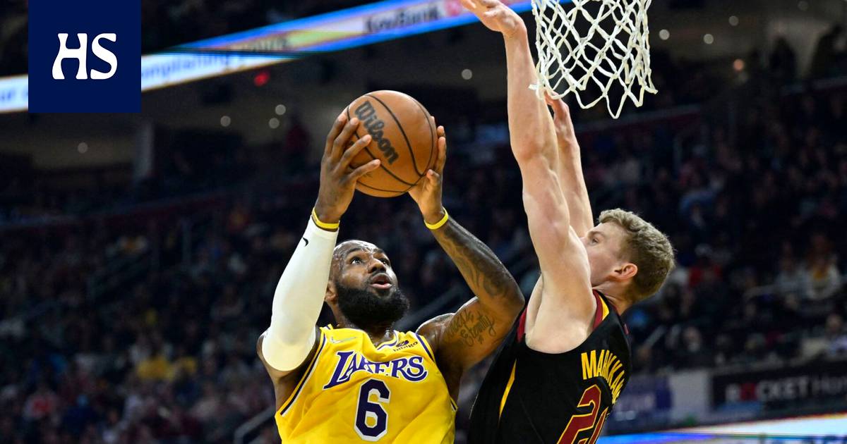 Lauri Markkanen dipped in threes, but LeBron James’ triple double was too much